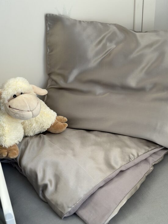 Zīda spilvendrānas bērniem 