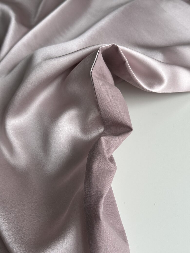 Vienpusējā zīda spilvendrāna, g .vecrozā 