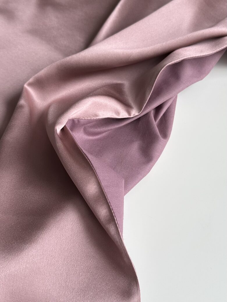 Vienpusējā zīda spilvendrāna, vecrozā