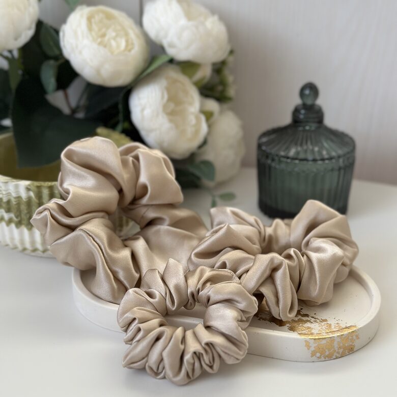 Zīda matu gumija bēša (Nr 40)