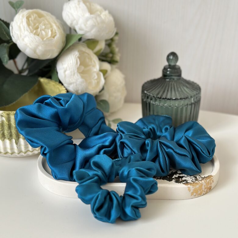 Zīda matu gumija tirkīzzila (Nr 22)