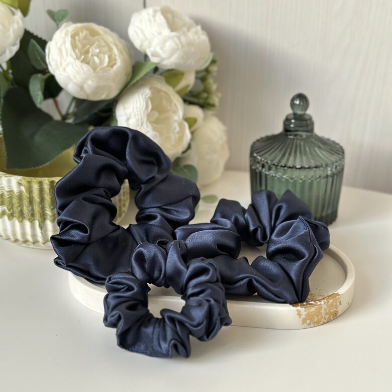 Zīda matu gumija t.zila (Nr 25)