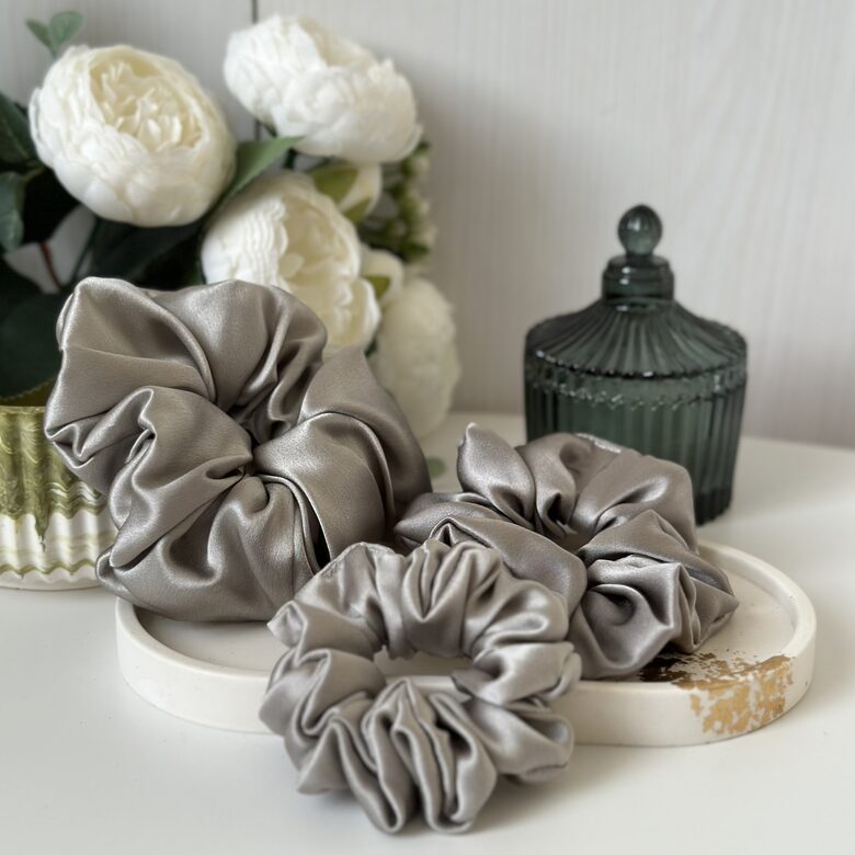 Zīda matu gumija pelēka (Nr 30)