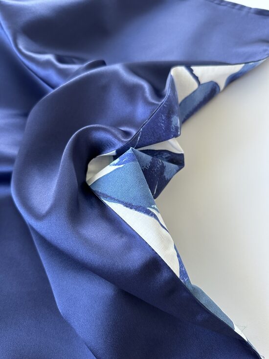 Vienpusējā zīda spilvendrāna, zila