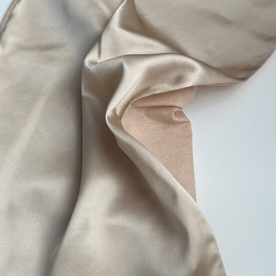 Vienpusējā zīda spilvendrāna 37x57cm, bēša 