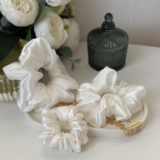 Zīda matu gumija balta (Nr 04)