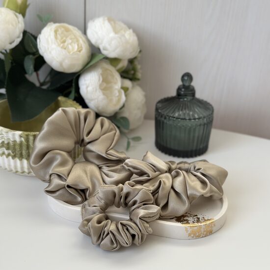 Zīda matu gumija g.haki (Nr 26)