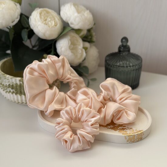 Zīda matu gumija maigi rozā (Nr 29)