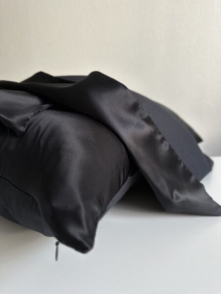 Vienpusējā zīda spilvendrāna 50x70cm, melna